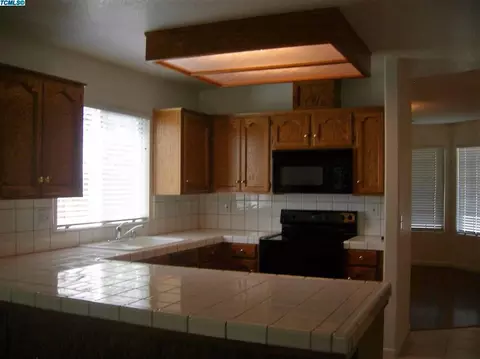 4012 S Dans St, Visalia, CA 93277 photo 9
