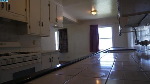 625 E North View Ave, Visalia, CA 93292 photo 9