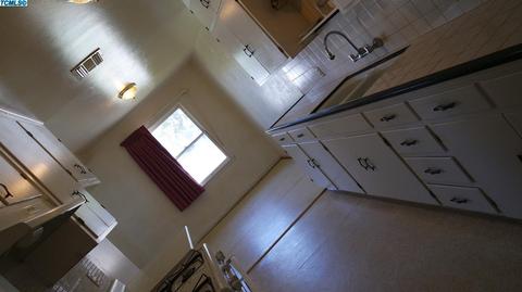 625 E North View Ave, Visalia, CA 93292 photo 10