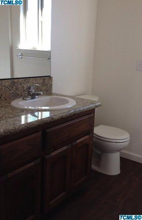 1028 E Vine Ct, Visalia, CA 93292 photo 5