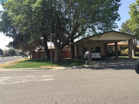 2483 E Sierra Ave, Tulare, CA 93274 photo 2