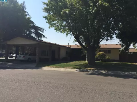 2483 E Sierra Ave, Tulare, CA 93274 photo 4