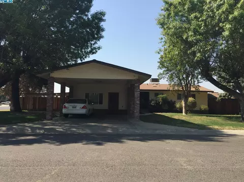 2483 E Sierra Ave, Tulare, CA 93274 photo 3