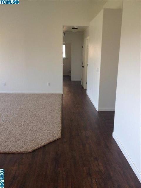 1010 E Vine Ct, Visalia, CA 93292 photo 4