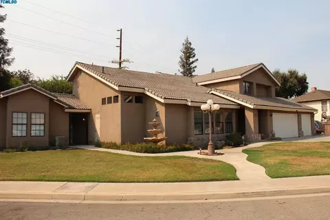 3323 E Birch Ct, Visalia, CA 93292 photo 2