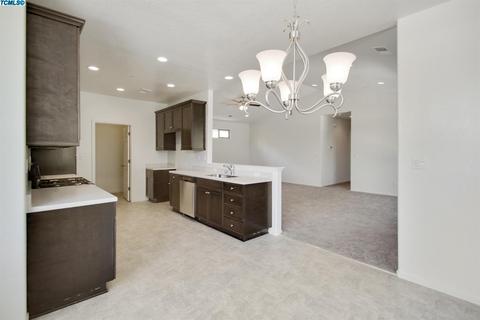 4046 E Willow Ave, Visalia, CA 93292 photo 3