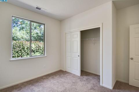 4046 E Willow Ave, Visalia, CA 93292 photo 18