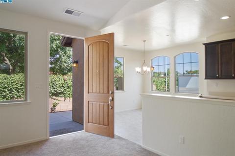 4046 E Willow Ave, Visalia, CA 93292 photo 5
