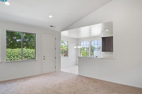 4046 E Willow Ave, Visalia, CA 93292 photo 13