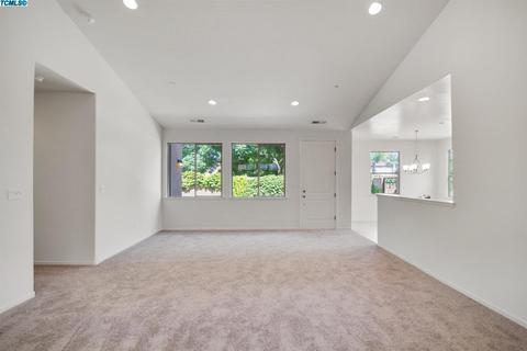 4046 E Willow Ave, Visalia, CA 93292 photo 12