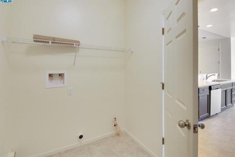 4046 E Willow Ave, Visalia, CA 93292 photo 11