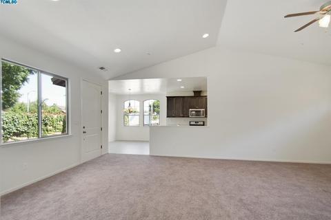 4046 E Willow Ave, Visalia, CA 93292 photo 14