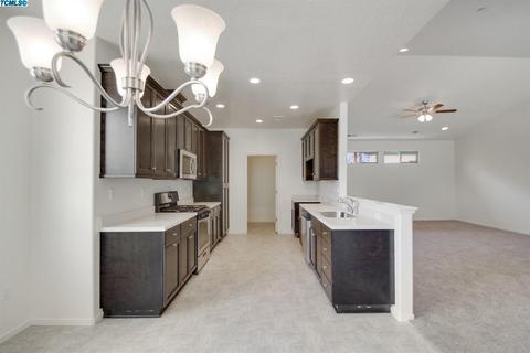 4046 E Willow Ave, Visalia, CA 93292 photo 8
