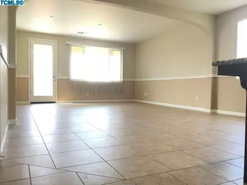 3929 E Seeger Ave, Visalia, CA 93292 photo 3