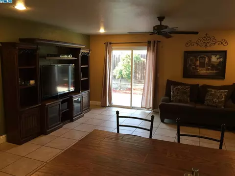 1842 E Cabrillo Ave, Tulare, CA 93274 photo 9