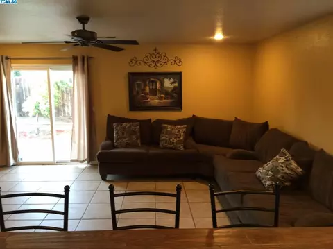 1842 E Cabrillo Ave, Tulare, CA 93274 photo 8