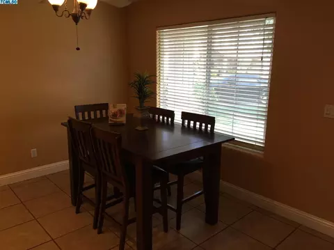 1842 E Cabrillo Ave, Tulare, CA 93274 photo 4