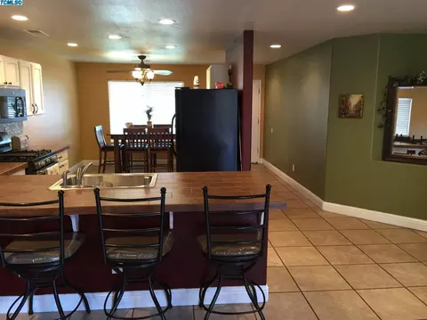1842 E Cabrillo Ave, Tulare, CA 93274 photo 7
