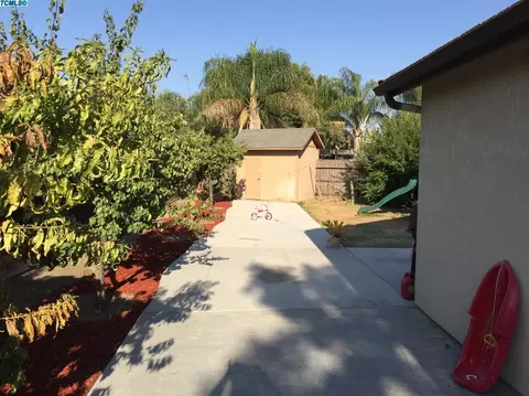 1842 E Cabrillo Ave, Tulare, CA 93274 photo 18