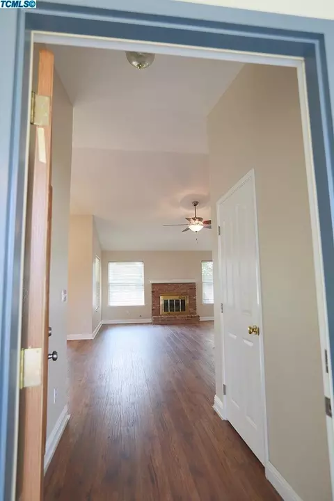 1440 N Sumter Ct, Visalia, CA 93292 photo 3
