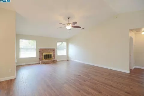 1440 N Sumter Ct, Visalia, CA 93292 photo 5
