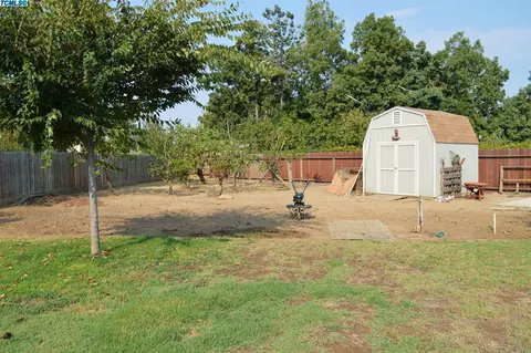 1428 Joyce Pl, Exeter, CA 93221 photo 17