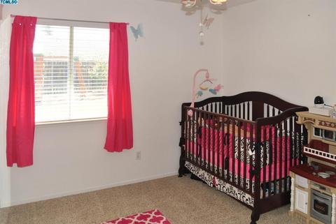 4215 E Feemster Ave, Visalia, CA 93292 photo 5
