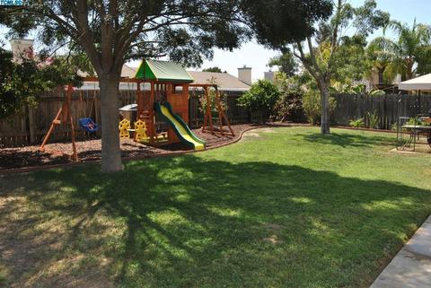 4215 E Feemster Ave, Visalia, CA 93292 photo 4