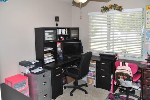 4215 E Feemster Ave, Visalia, CA 93292 photo 6