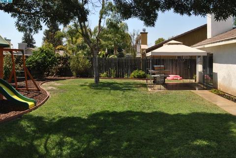 4215 E Feemster Ave, Visalia, CA 93292 photo 3