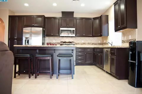 3943 E Mary Ave, Visalia, CA 93292 photo 9
