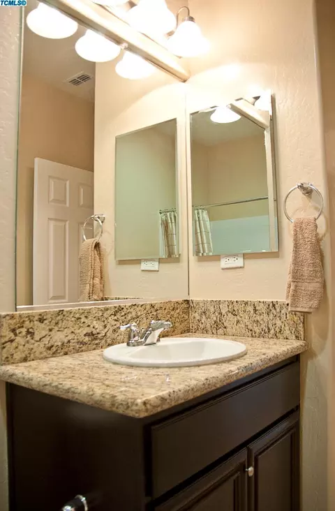 3943 E Mary Ave, Visalia, CA 93292 photo 24