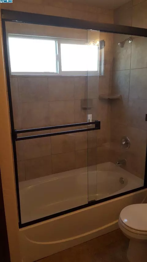 523 E Tulare Ave, Visalia, CA 93292 photo 14