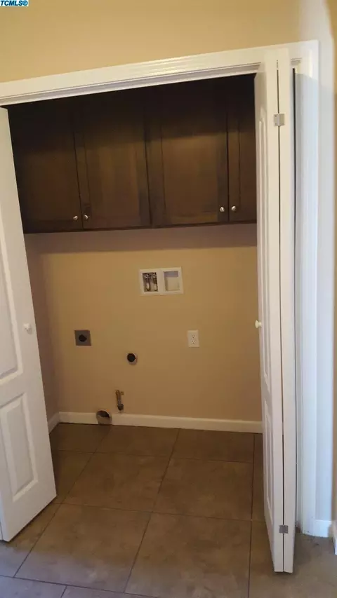 523 E Tulare Ave, Visalia, CA 93292 photo 13