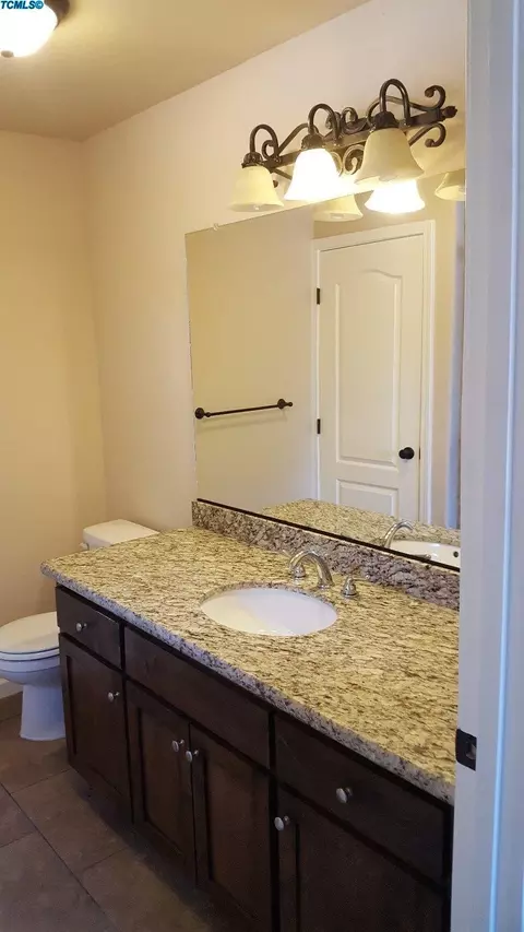 523 E Tulare Ave, Visalia, CA 93292 photo 11