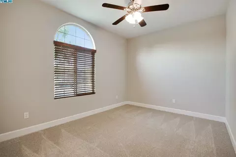 3735 E Harter Ct, Visalia, CA 93292 photo 15