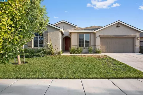 3735 E Harter Ct, Visalia, CA 93292 photo 1