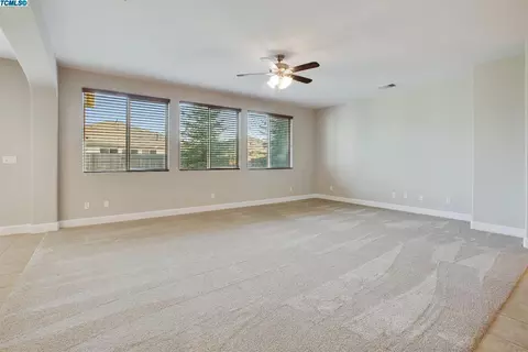 3735 E Harter Ct, Visalia, CA 93292 photo 9