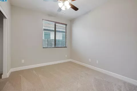 3735 E Harter Ct, Visalia, CA 93292 photo 17