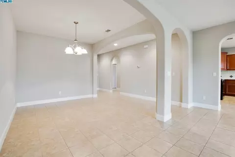 3735 E Harter Ct, Visalia, CA 93292 photo 7