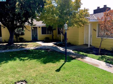 2015 E Walnut Ave, Visalia, CA 93292 photo 3