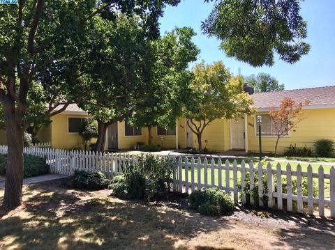 2015 E Walnut Ave, Visalia, CA 93292 photo 1