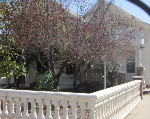 541 S Kaweah Ave, Exeter, CA 93221 photo 2