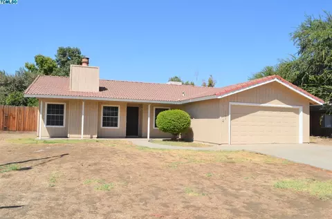 1103 Belinda Dr, Lemoore, CA 93245 photo 2