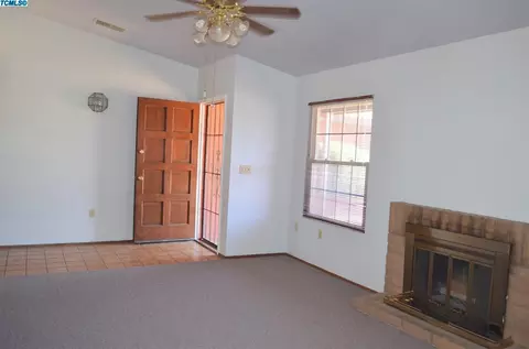 1103 Belinda Dr, Lemoore, CA 93245 photo 4