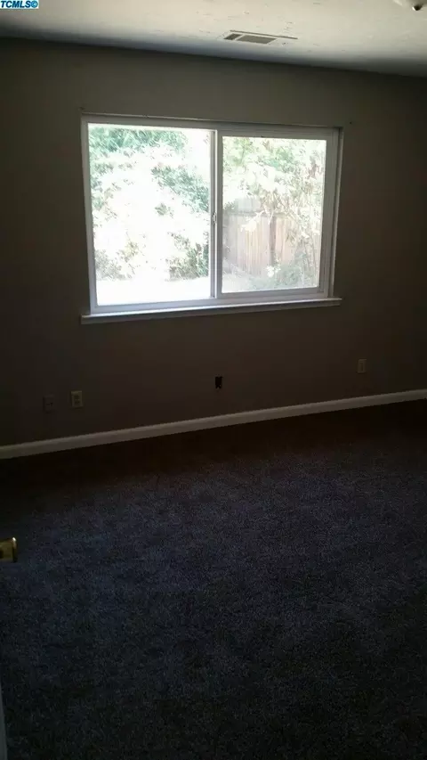 334 E Sunnyview Ave, Visalia, CA 93291 photo 7