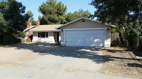 334 E Sunnyview Ave, Visalia, CA 93291 photo 2