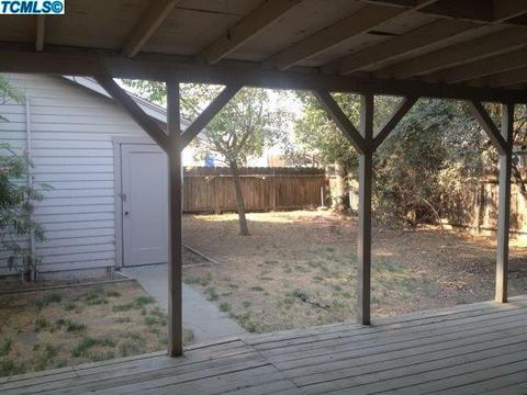 625 B St, Lemoore, CA 93245 photo 3