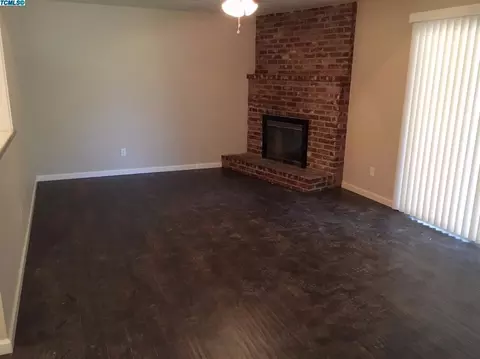 710 E Myrtle Ave, Visalia, CA 93292 photo 6