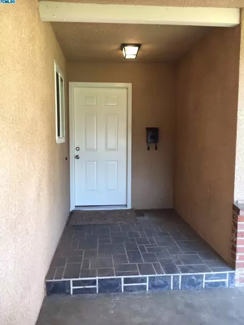 710 E Myrtle Ave, Visalia, CA 93292 photo 7